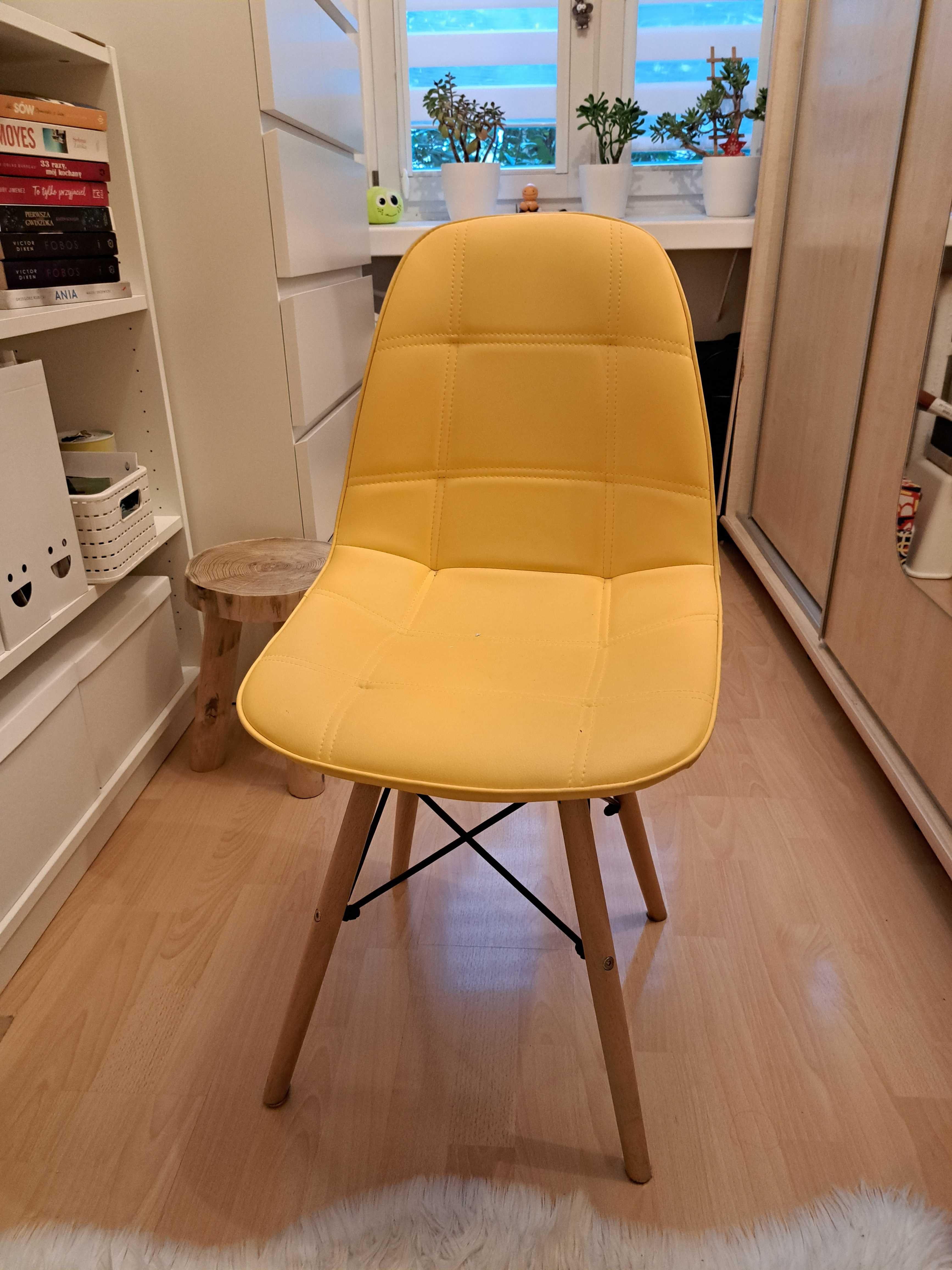 Krzesło tapicerowane żółte