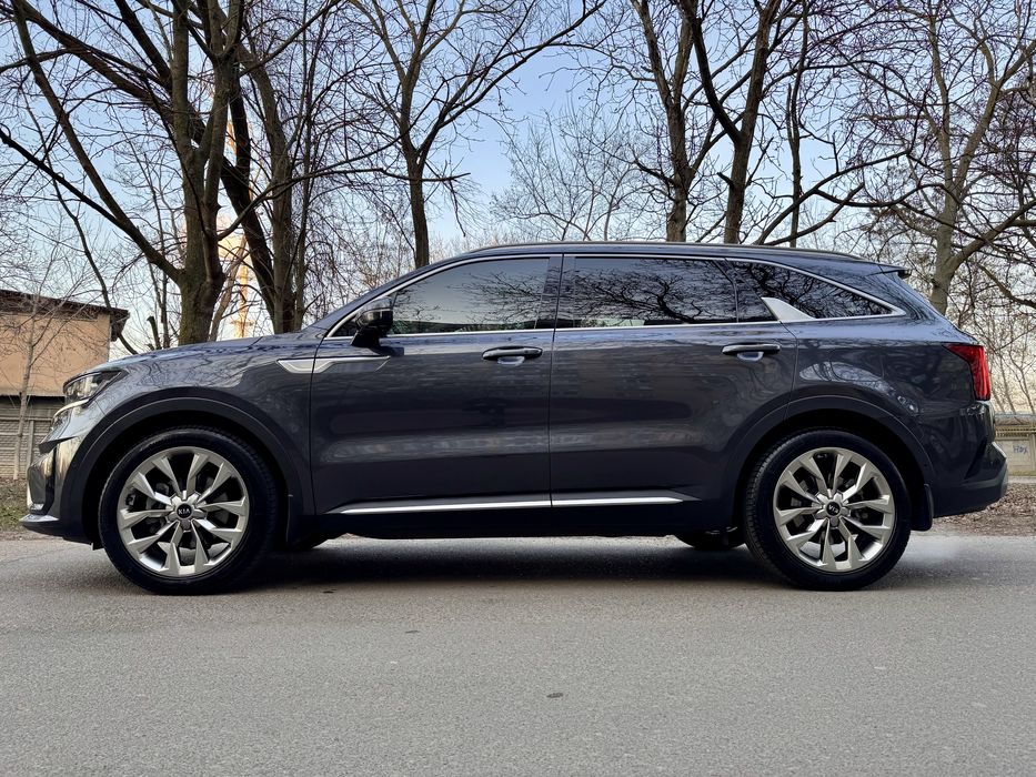 Терміново продам кіа соренту 2021року ,стан нової машини