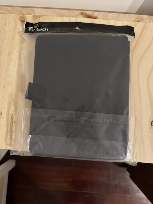 Capa com teclado para Tablet