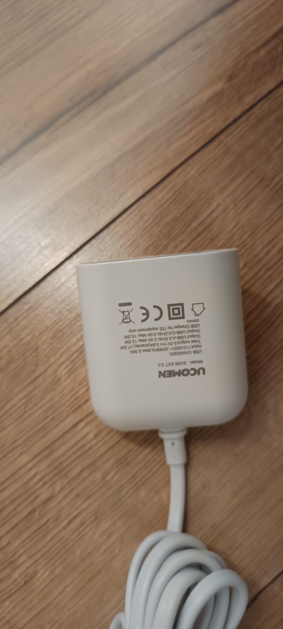 Ucomen rozdzielacz,szybka ładowarka 2 w 1 z kablem USB A i USB C