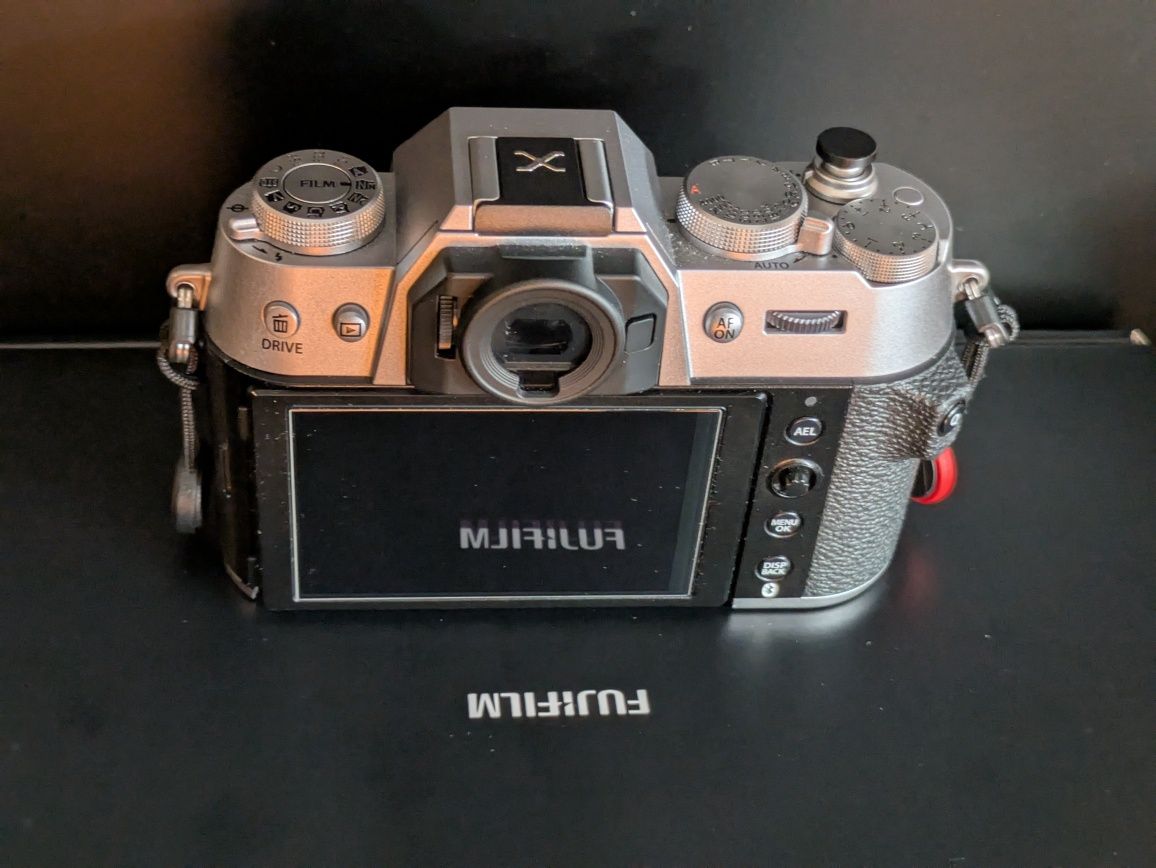 Fujifilm XT50 - Máquina Fotográfica