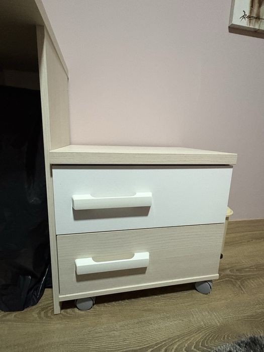 Mesa de cabeceira nova