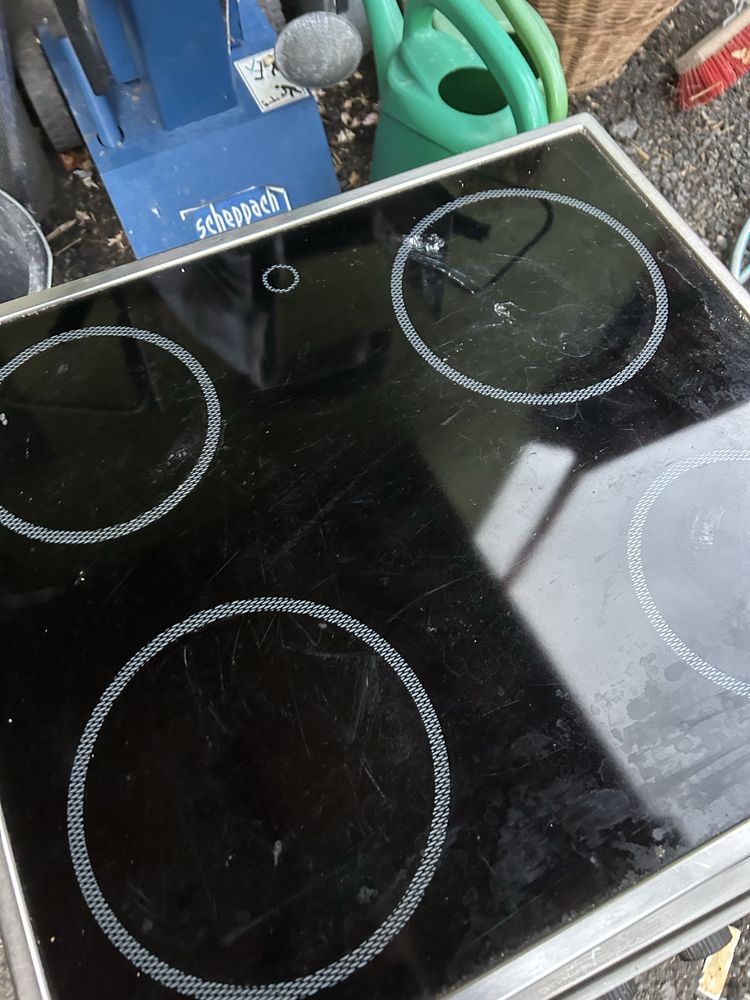 Kuchenka elektryczna z piekarnikiem do zabudowy