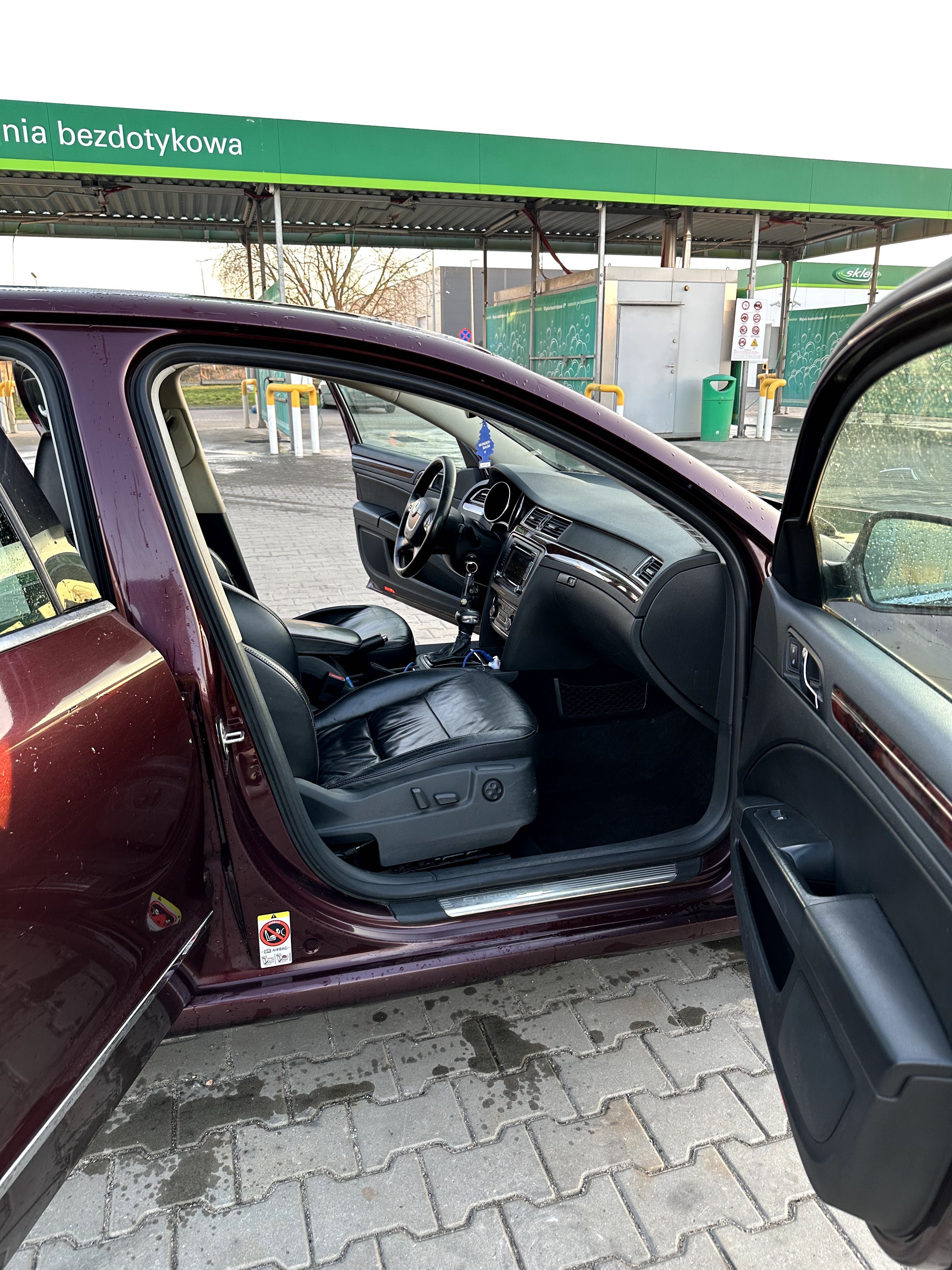 Skoda SuperB 2009 DSG Uszkodzona