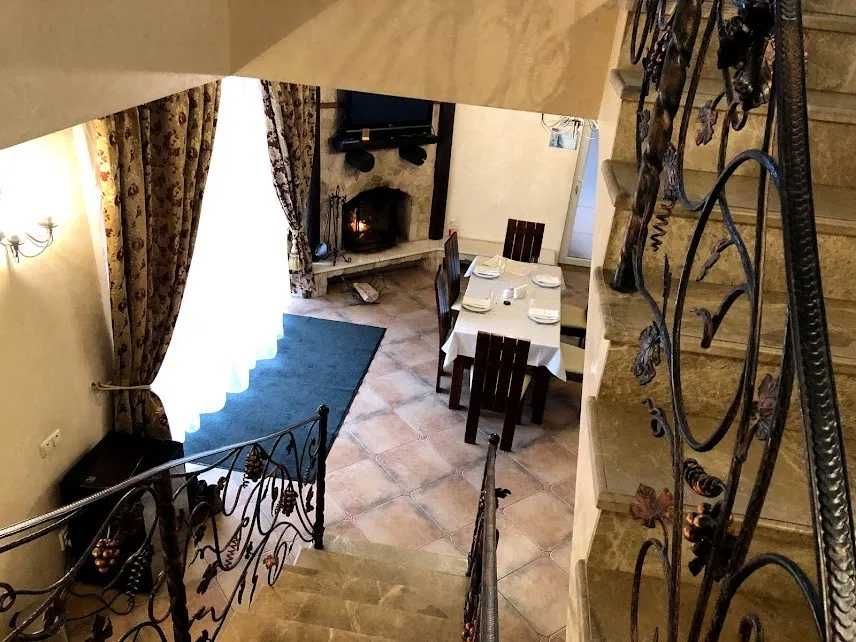 Подобова Аренда !Будинку VIP класа!22спальних місця з теплим  басейном