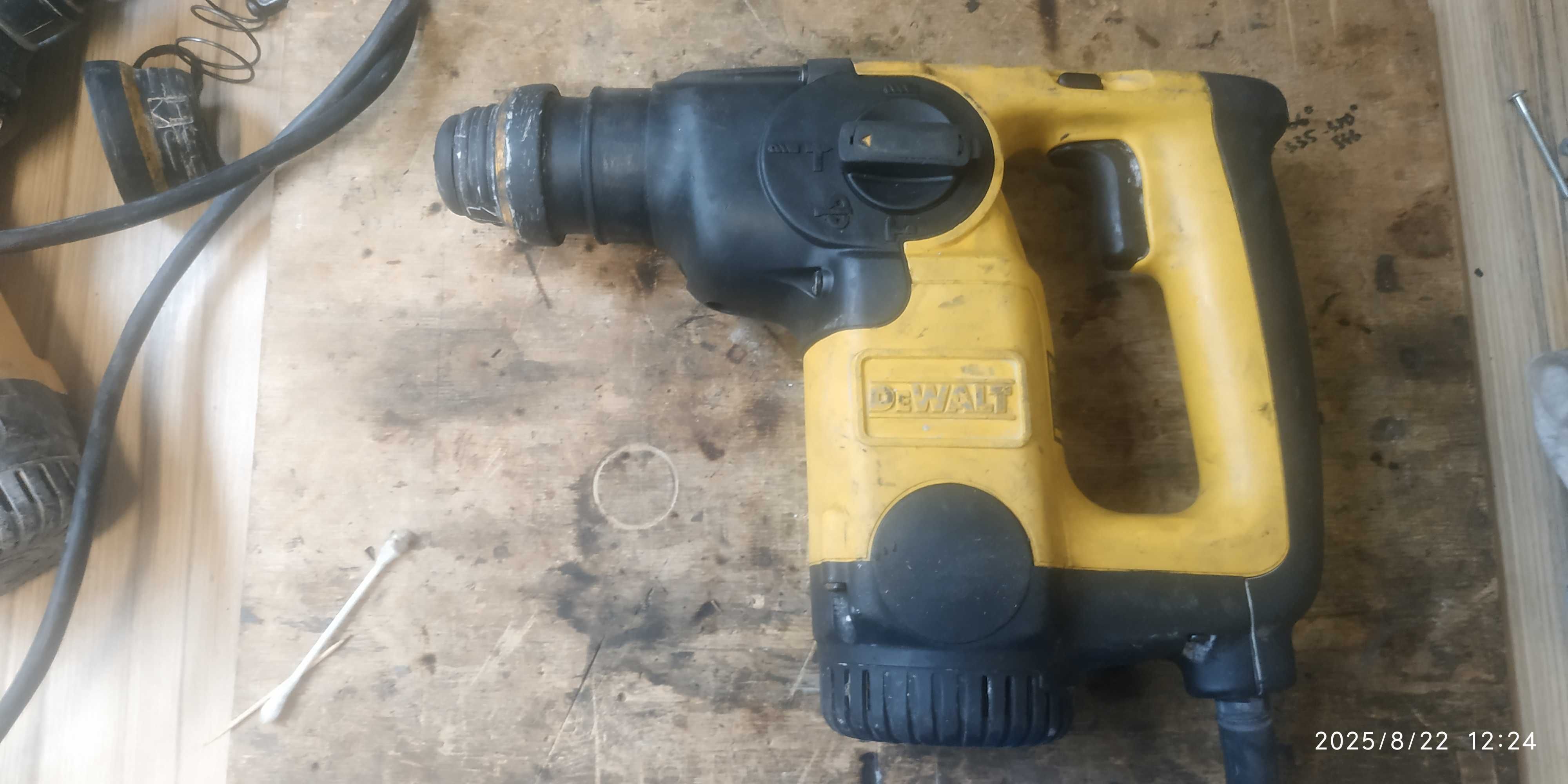 Оригинальный перфоратор DeWalt D25313-QS D25313K) нет удара есть видео