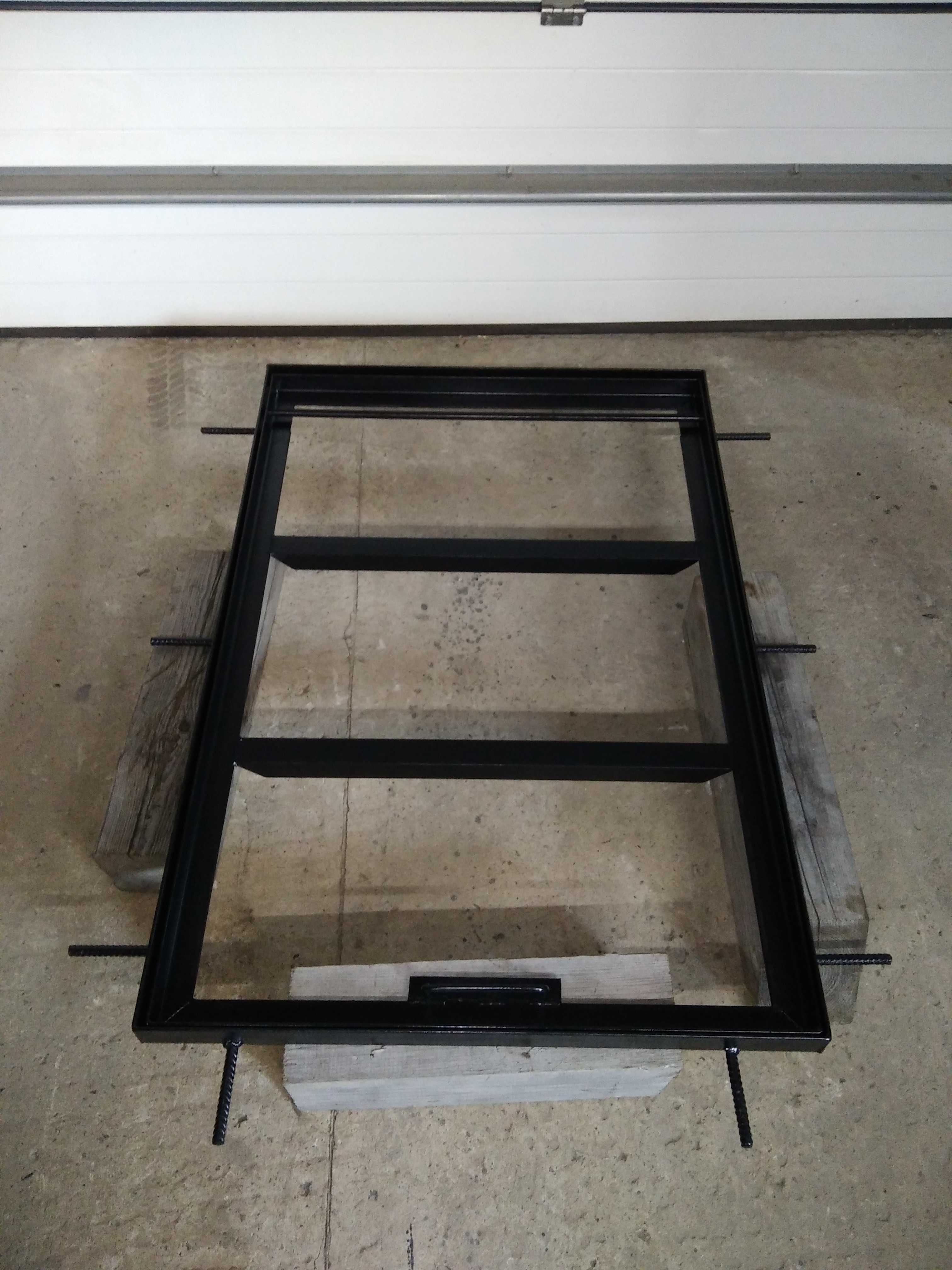Właz do piwnicy 120cm x 80cm