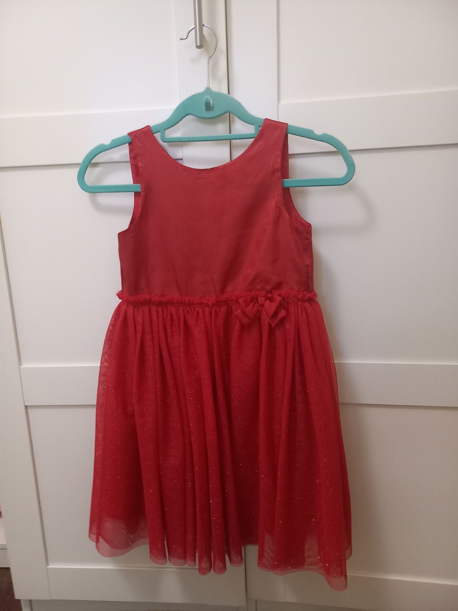 Vendo vestidos criança ( entre 8 a 10)