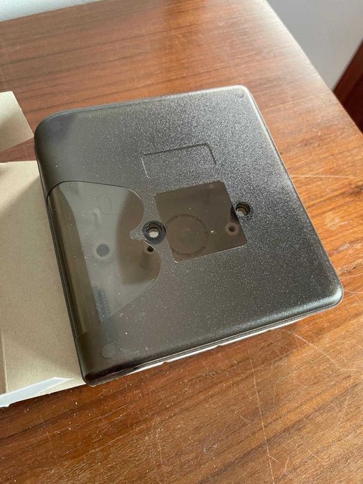 Notifier by Honeywell M200SMB Caixa de montagem em superfície - NOVO