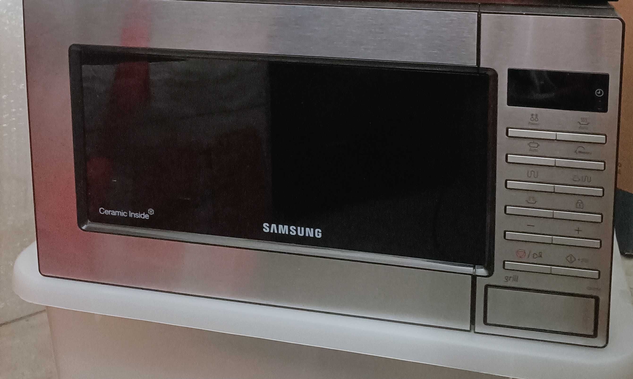 Micro-ondas SAMSUNG GE87M-X (23 L - Com Grill - Inox)