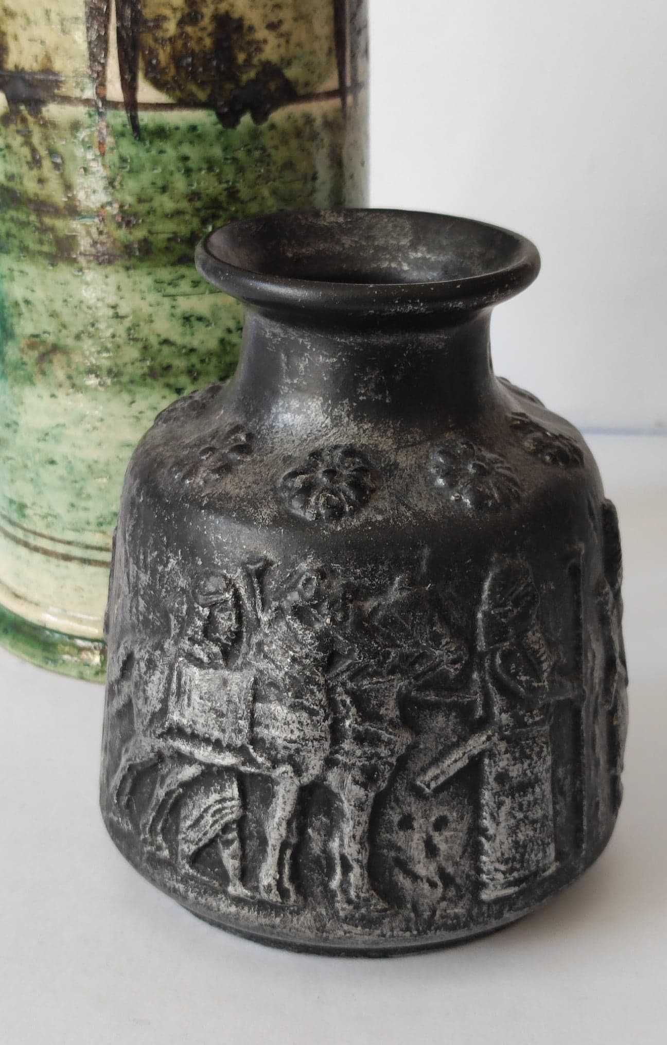 Stary ceramiczny wazon ze starożytnym reliefem, Scheurich 331-15