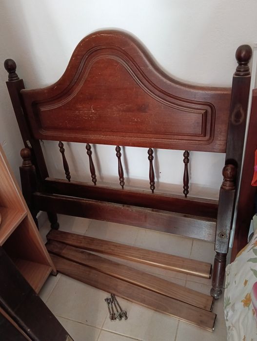 Estrutura de cama de solteiro madeira mogno