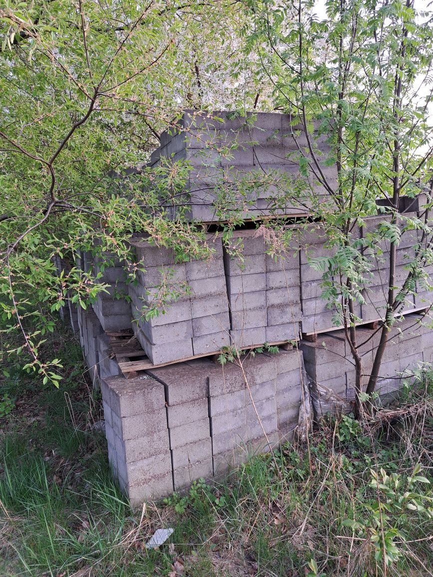 Bloczek betonowy, fundamentowy