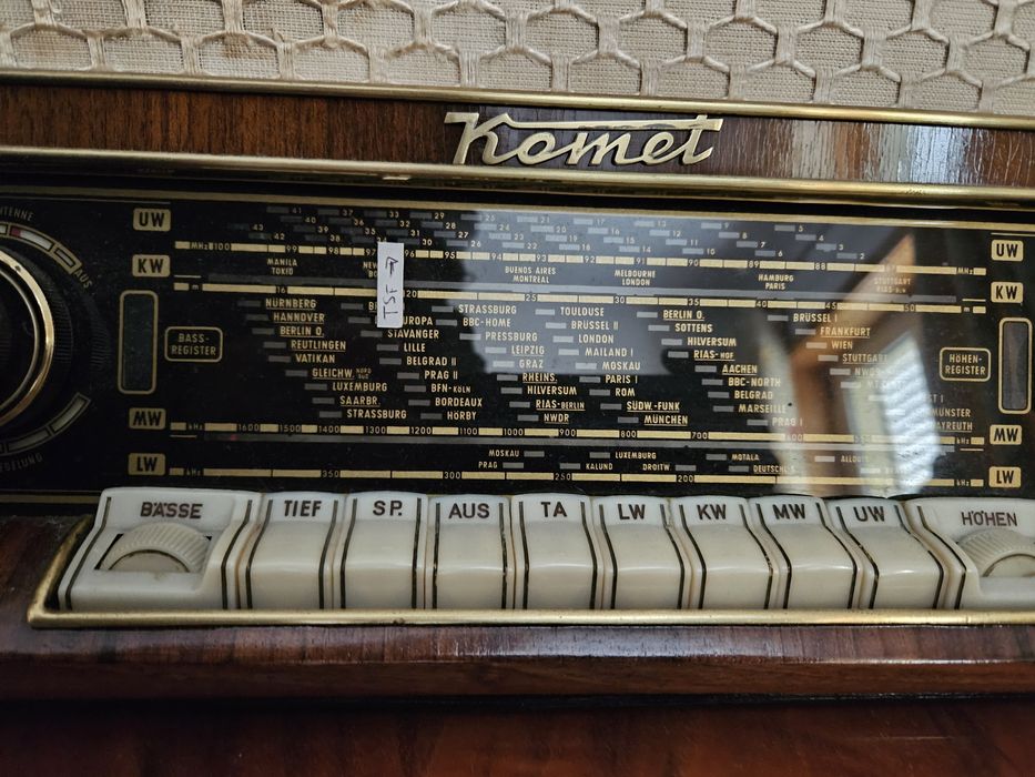 Radio komet valvulas