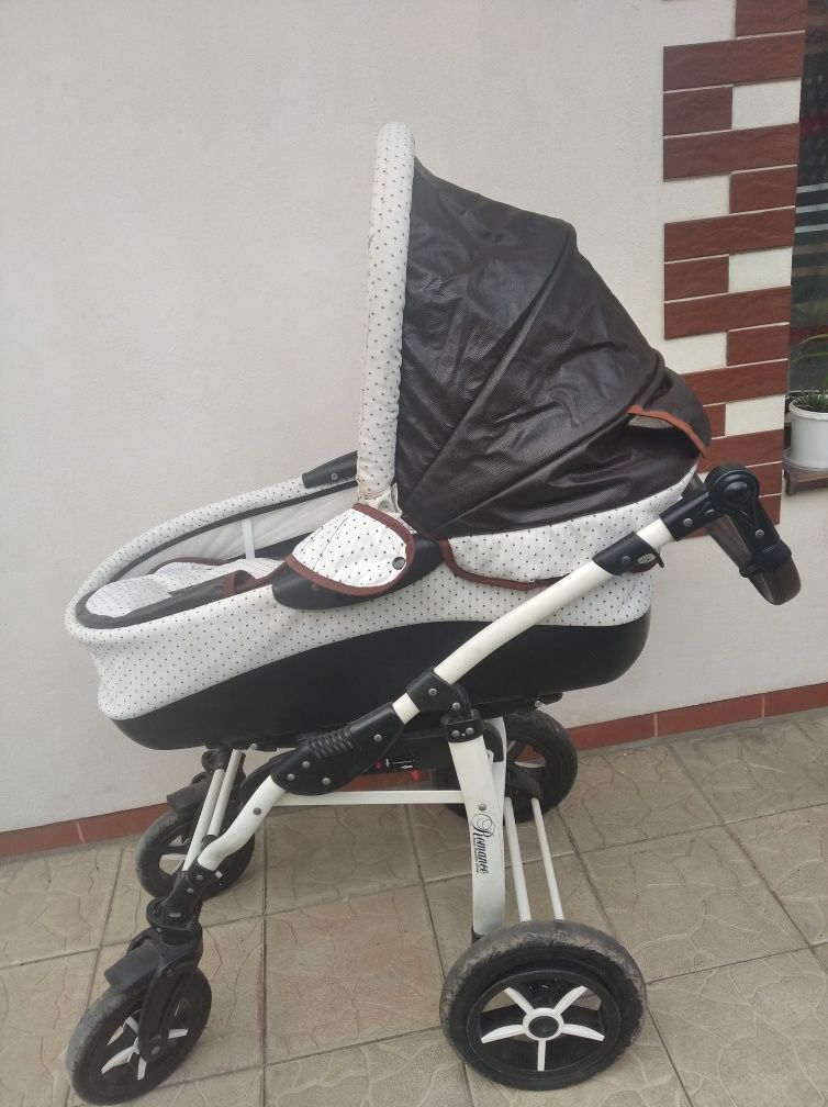 Продам коляску 3 в 1