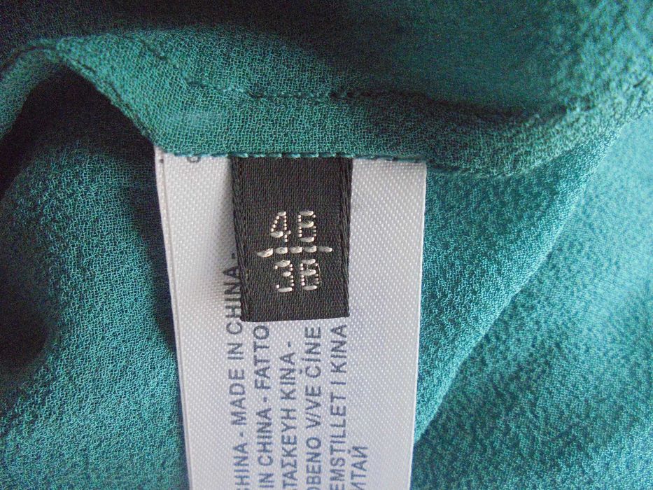 vestido se senhora da marca MASSIMO DUTTI