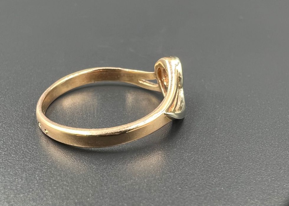 Каблучка золота 585 з діамантами