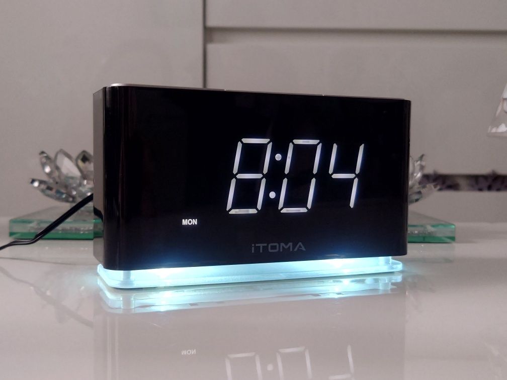 Zegar elektroniczny budzik radio głośnik AUX