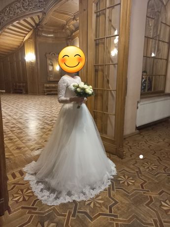 Сукня весільна з кільцями