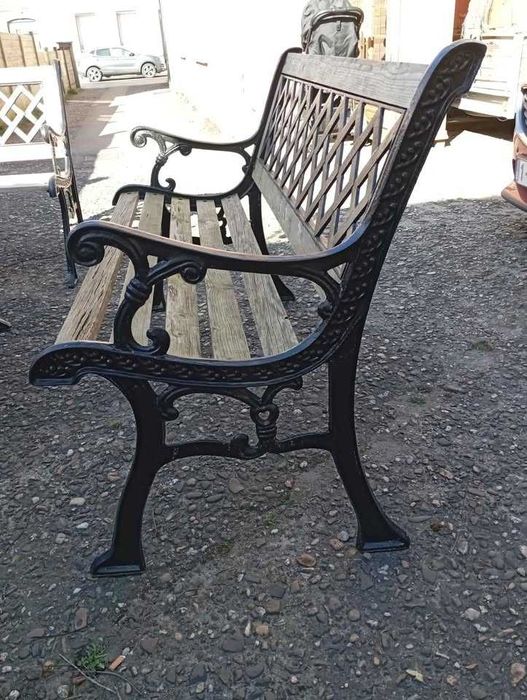 Zestawy ozdobnych mebli ogrodowych, ciężki metal i drewno. 1000zł