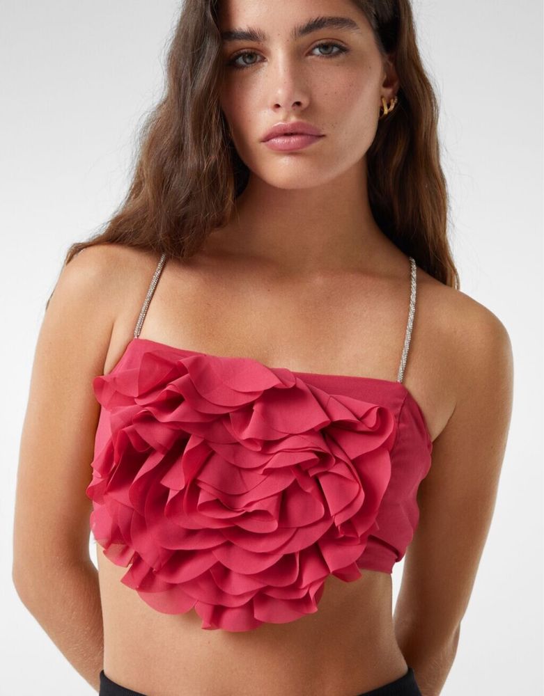 Top rosa com flor Bershka