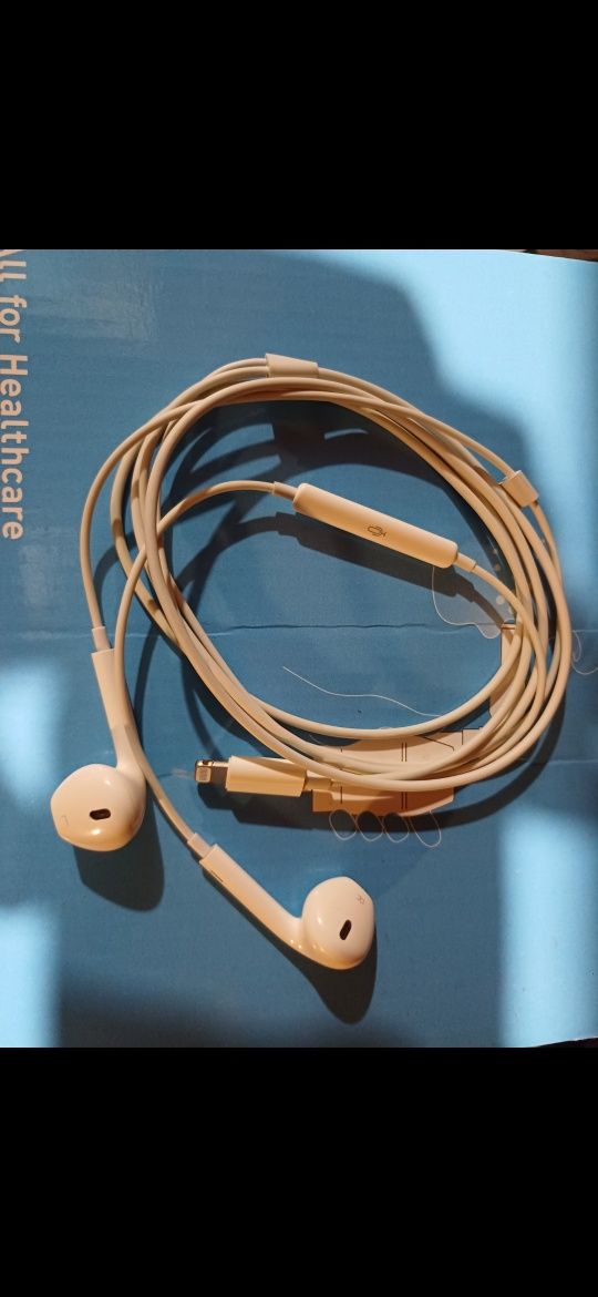 Навушники Apple iPhone EarPods with Mic Lightning