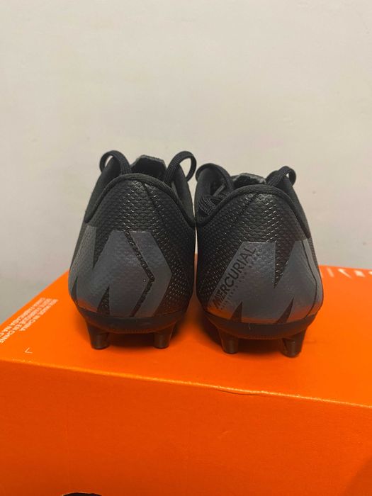 Nike korki dziecięce buty piłkarskie do nogi R. 28,5 - 18 cm wkładka