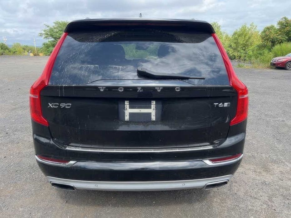 Volvo XC90      2017