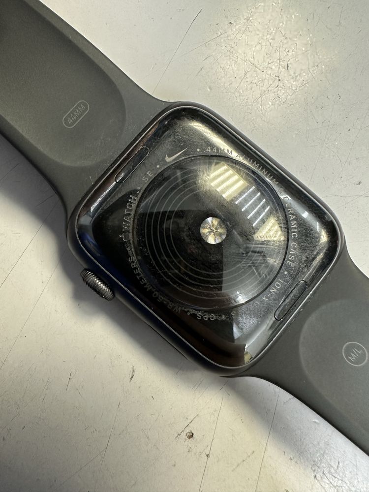 Годинник apple watch se 44 nike