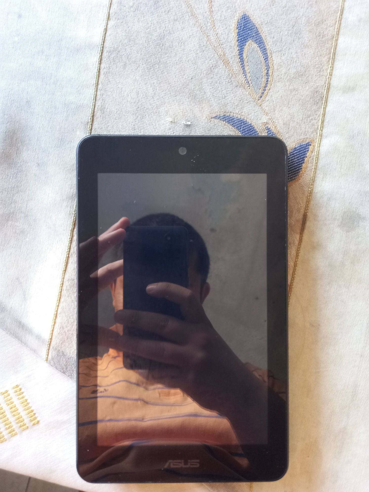 Tablet Asus antigo mas a funcionar 8GB