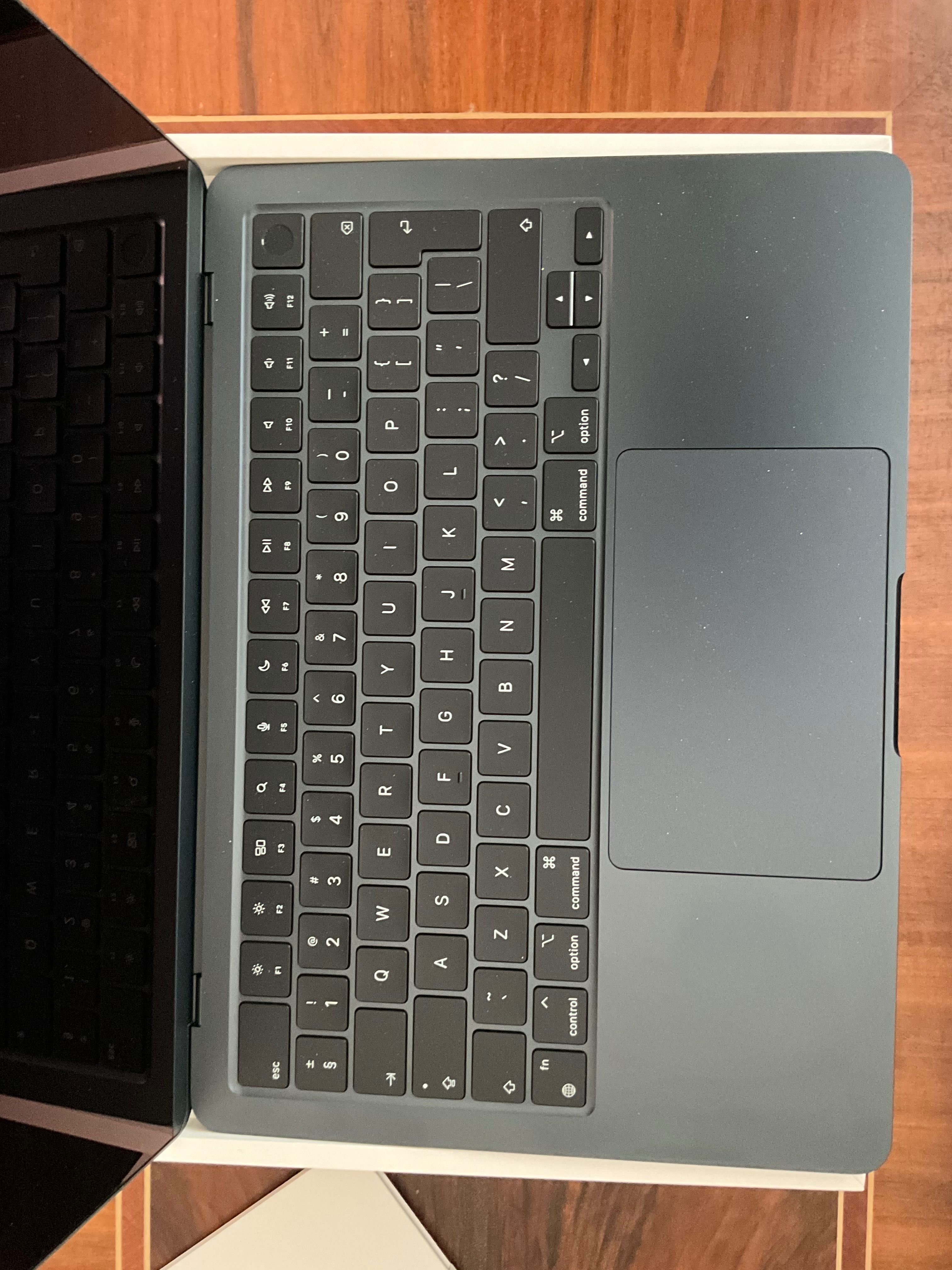 Apple MacBook Air 13''M2, 8-core CPU,8-core GPU, 256 GB - Midnight