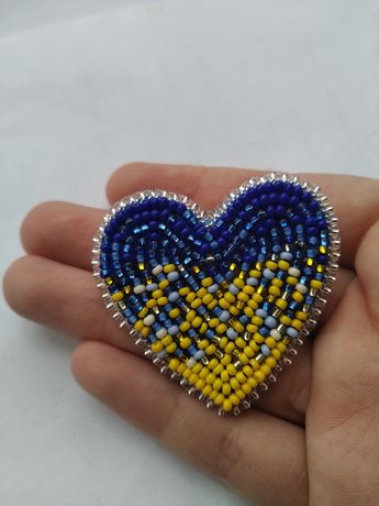 Брошка прапор України ручна робота значок брощь сердечко серце