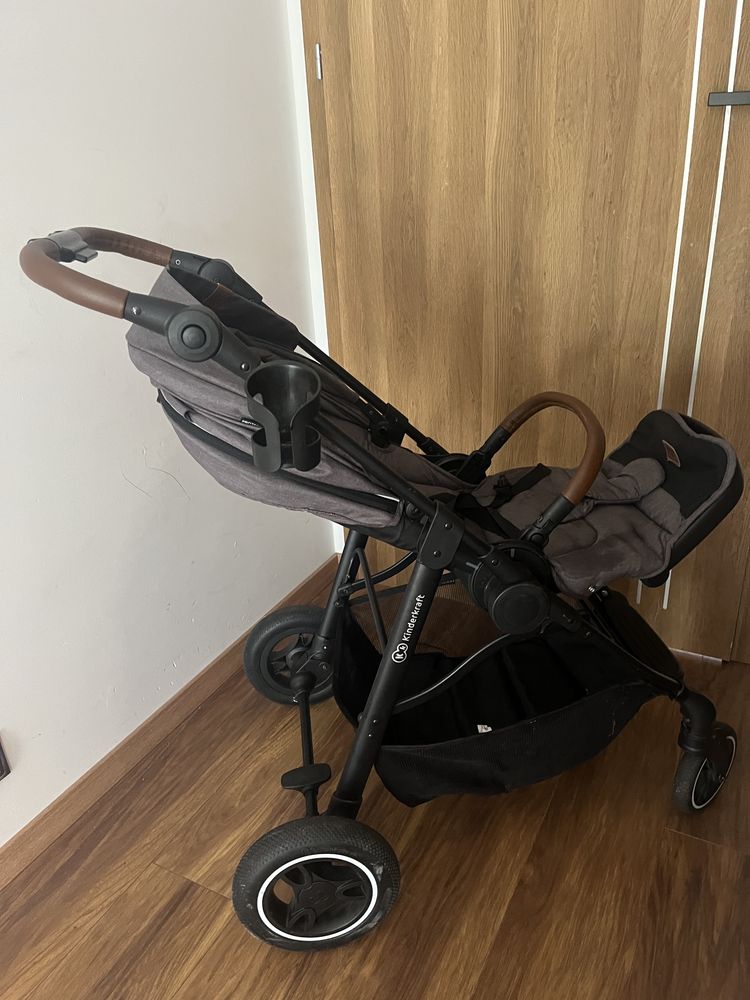 Kinderkraft wózek spacerowy - gratis Pojemnik na napój