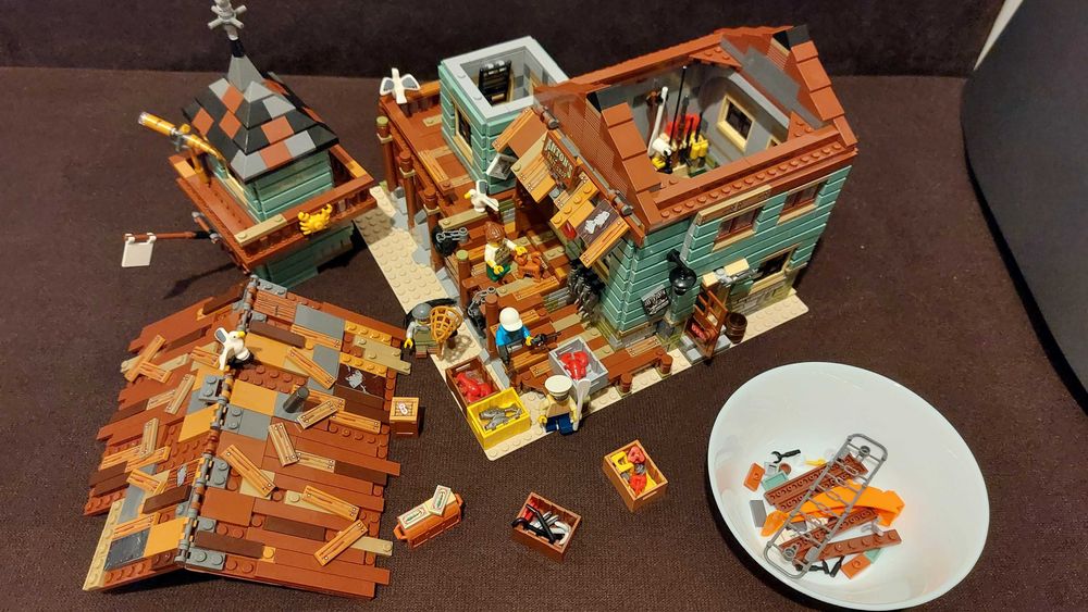 KLOCKI Ideas 21310 Stary sklep wędkarski