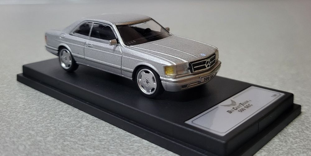 Miniatura 1:64 Mercedes Benz 500 SEC, nowa