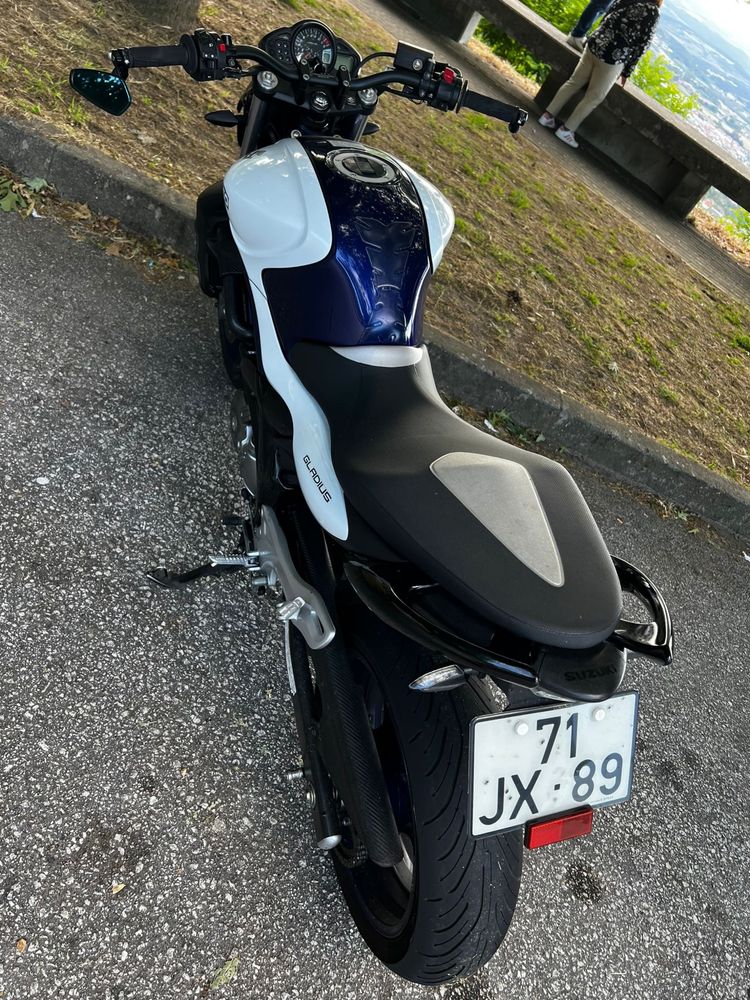 Vendo suzuki 650 GLADIUS 25ks livrete