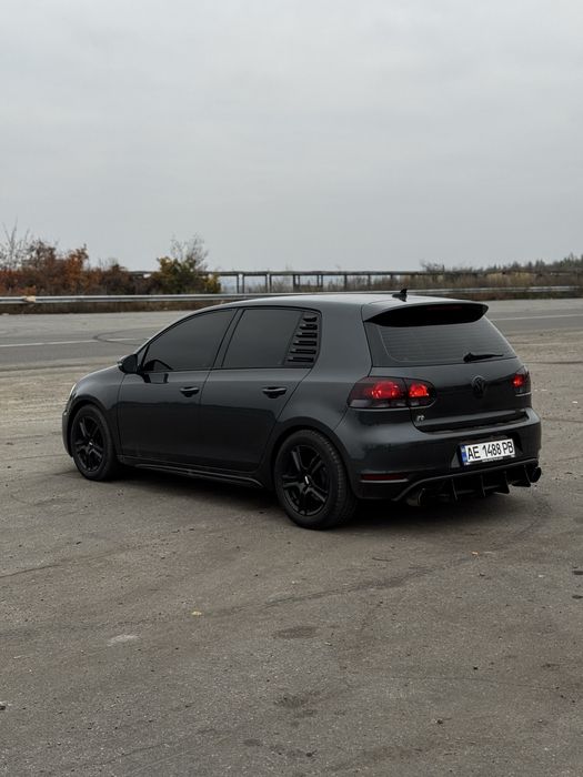 Volkswagen Golf GTI