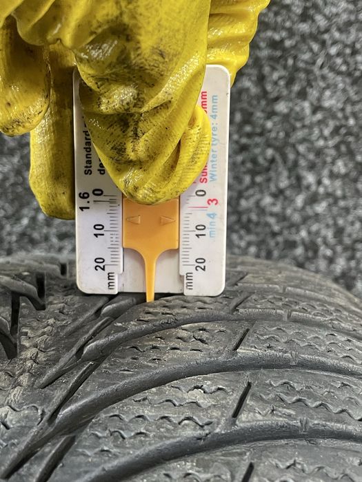 Продам Б/У шини Good Year 215/65R16 Ultra Grip Ice+ 98Т