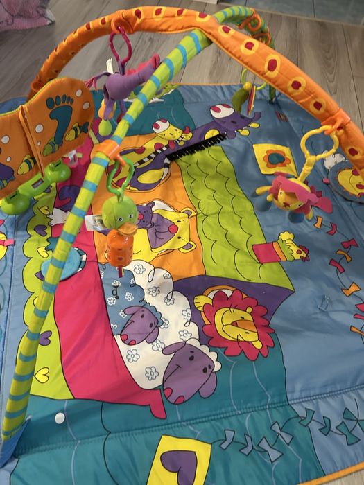 Інтерактивний килимок для малюка