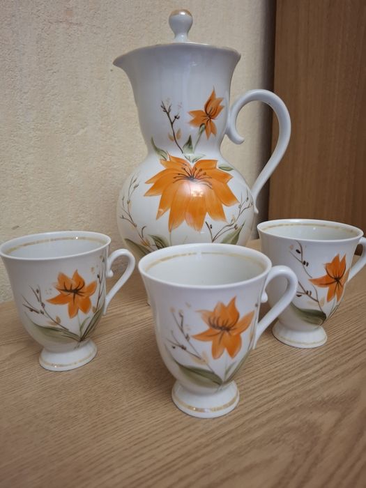 Кувшин +3 чашки ,фарфор,Городница