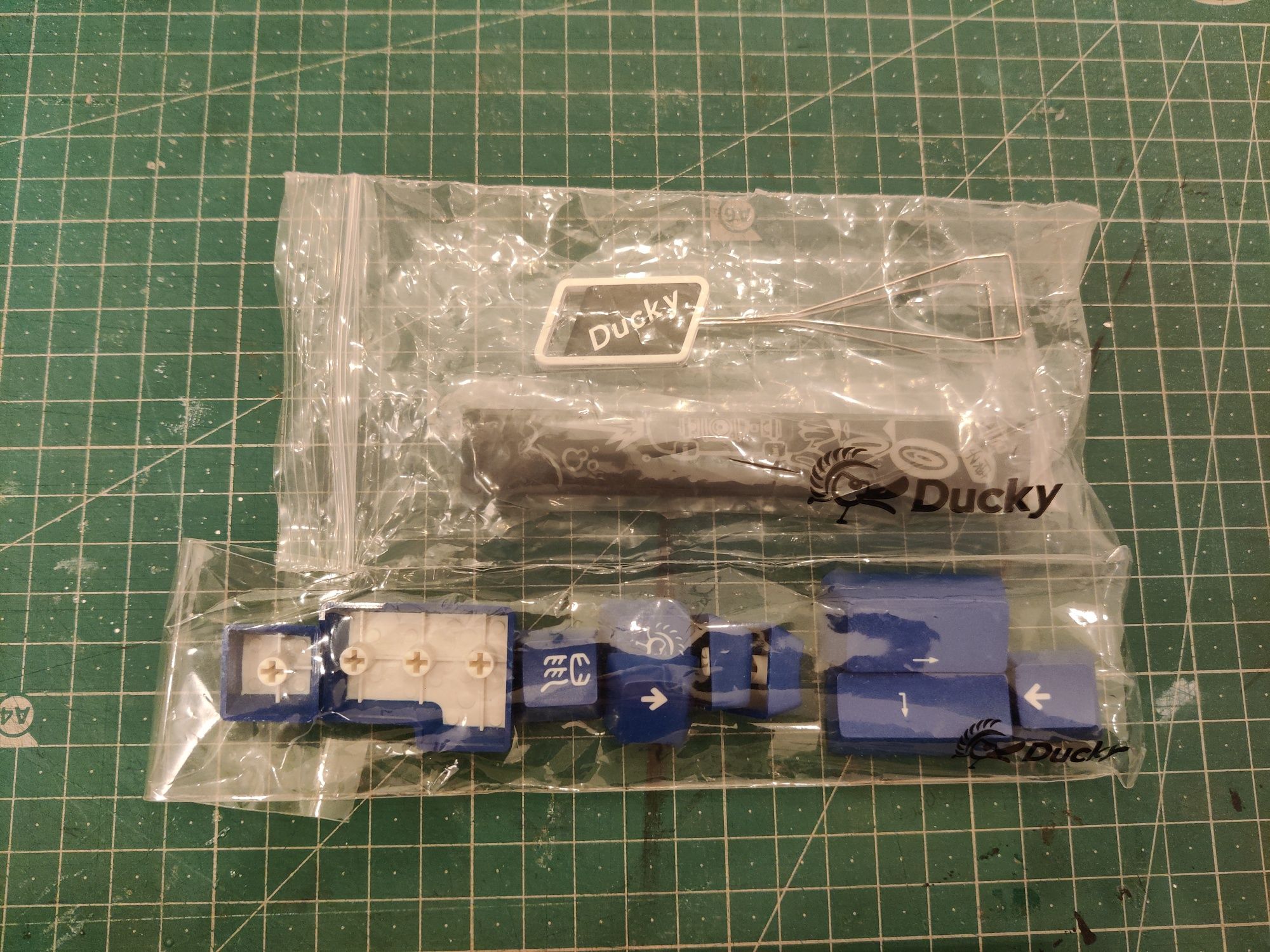 Teclado mecânico ducky mini 2