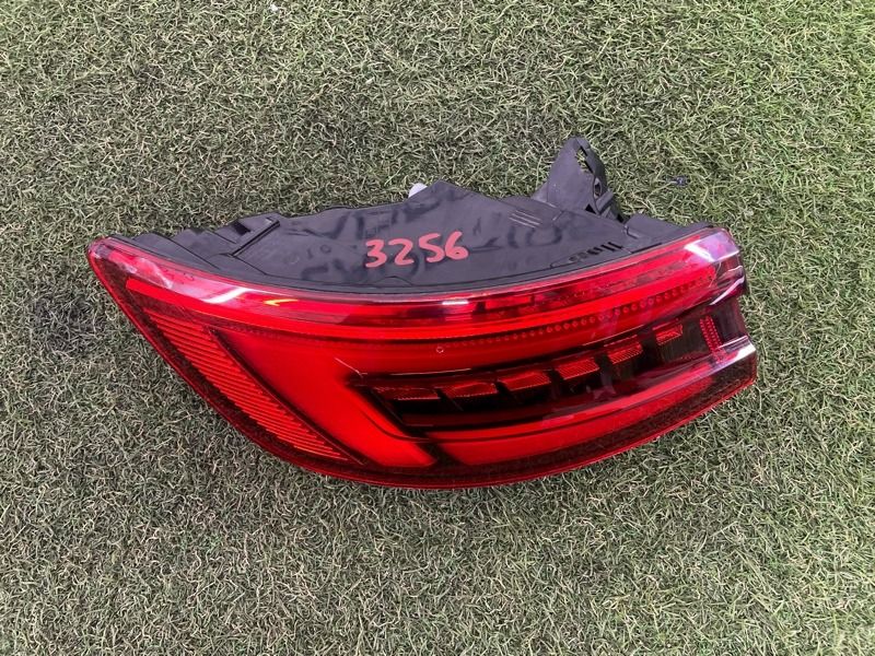 Задний фонарь левый AUDI A4 B9 2.0 TFSI 2017