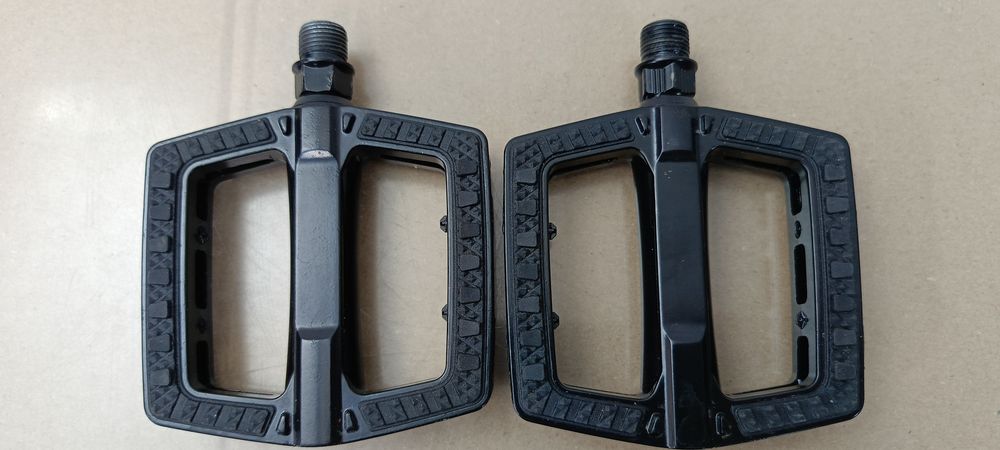 Pedały platformowe Antypoślizgowe.