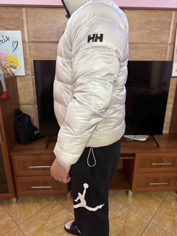 Продам куртку HELLY HANSEN