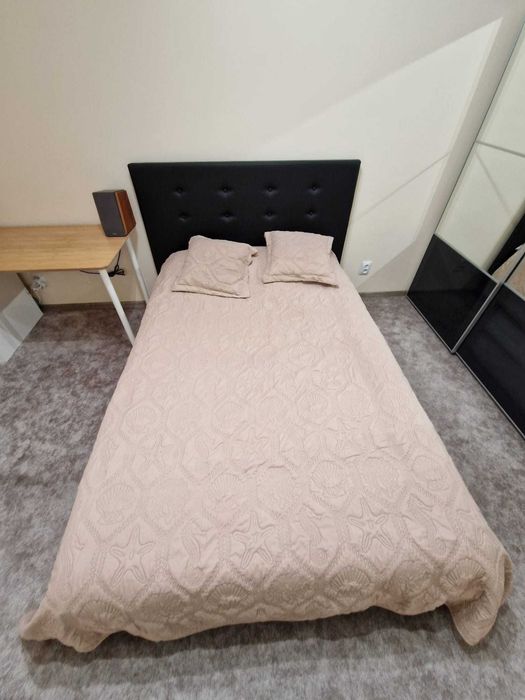 Łóżko sypialniane IKEA z materacem