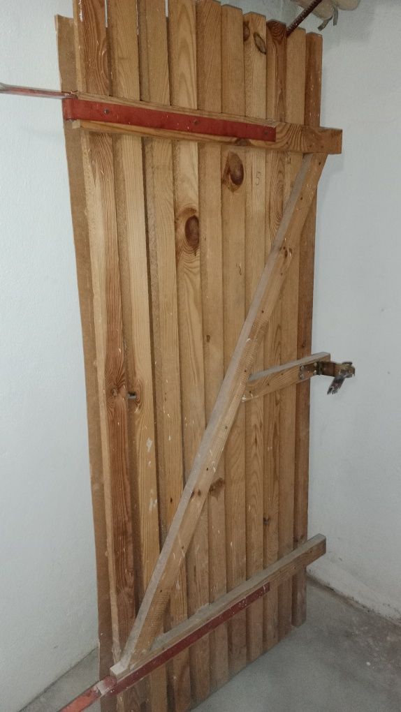 Drzwi do piwnicy 80x200