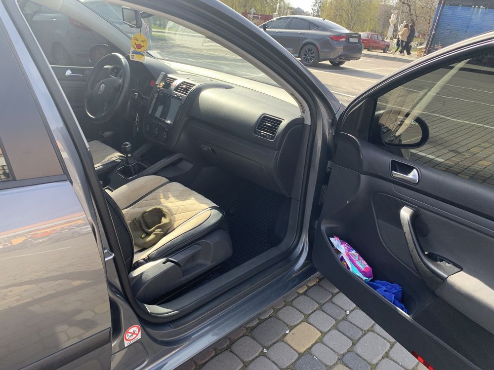 Volkswagen Golf 5 1.6 MPI