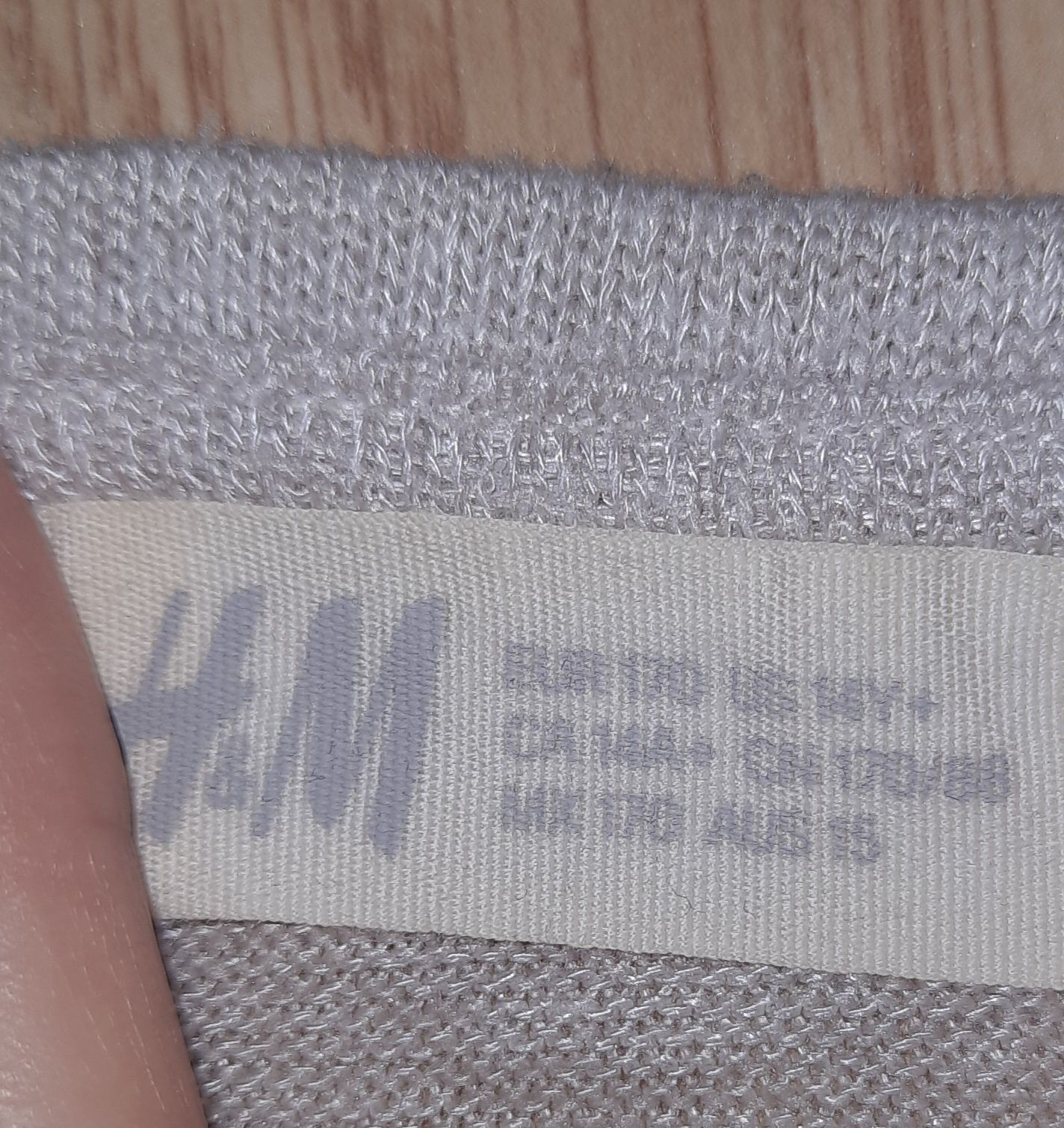 Miękki sweter ecru H&M na jesień swobodny krój 38