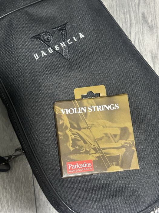 Продаю скрипку Valencia V400 4/4