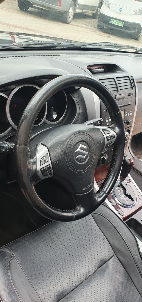 Suzuki Grand Vitara 2 fotele skóra kompletne wnętrze